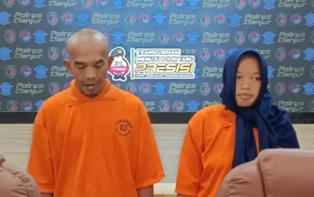 Ayah dan anak pelaku pembunuhan istri dan balita di Cianjur, Jawa Barat. (Beritasatu/Riski Maulana)