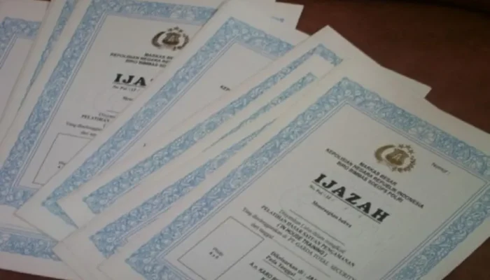 Pemprov DKI Jakarta Gulirkan Program Pemutihan Ijazah untuk Siswa Tak Mampu
