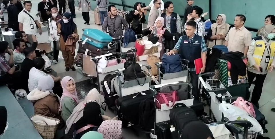 Image Credit Wahroni/Beritasatu - Sebanyak 20 warga negara Indonesia (WNI) dan satu warga negara asing (WNA) tiba di Tanah Air melalui Bandara Soekarno-Hatta Tangerang, Banten, Senin, 7 Oktober 2024.