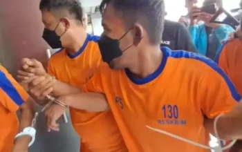 SP, pelaku pembunuhan nenek Emot (70 tahun) yang ternyata cucu kesayangan sendiri yang dibekuk Polres Karawang. (Beritasatu/Andi Maulana)