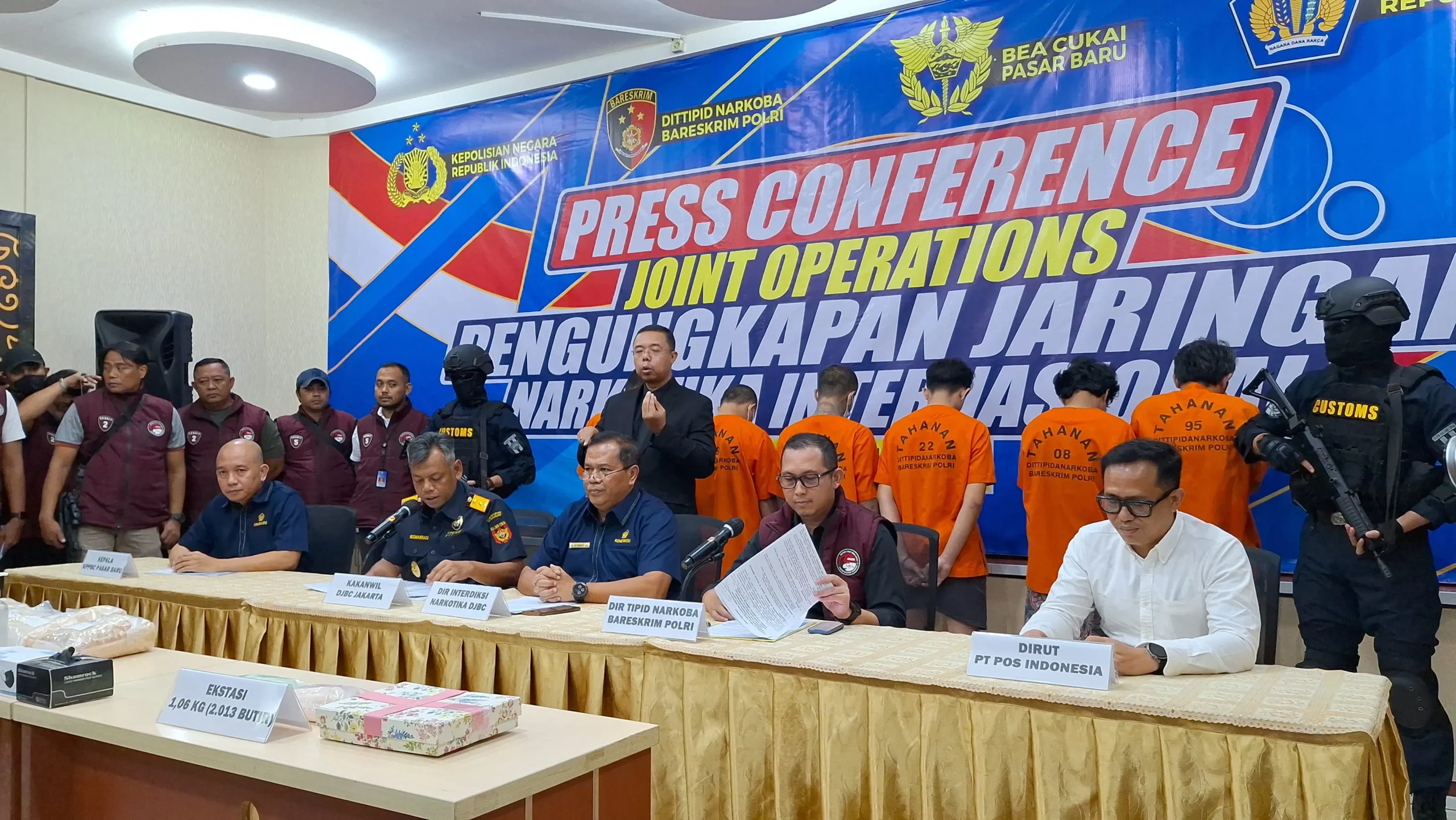 Image Credit Anisha Aprilia/Disway.id - Polri Gagalkan 20.272 Pil Ekstasi yang Dikirim Modus Sparepart.