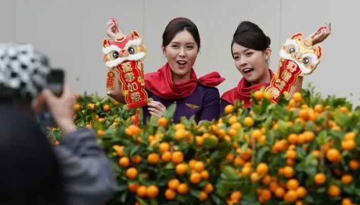 Hong Kong Sambut Imlek dengan Pekan Raya dan Pertunjukan Lampion yang Memukau