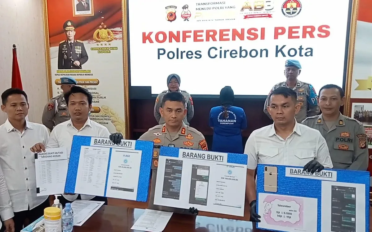 Image Credit Istimewa - Konferensi pers di Mapolresta Cirebon terkait kasus investasi bodong yang menjerat seorang ibu rumah tangga berinisial LA.