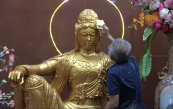 Wihara Arama Mahabuddha Makassar Bersih-Bersih Rupang Sambut Imlek 2576