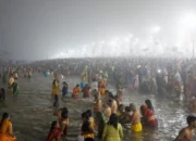 Sedikitnya 15 Orang Diduga Tewas dalam Insiden Desak-desakan di Maha Kumbh Mela