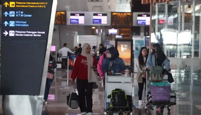 Penumpang Perempuan Diturunkan dari Pesawat Batik Air karena Sebut Bawa Bom di Bandara Soetta