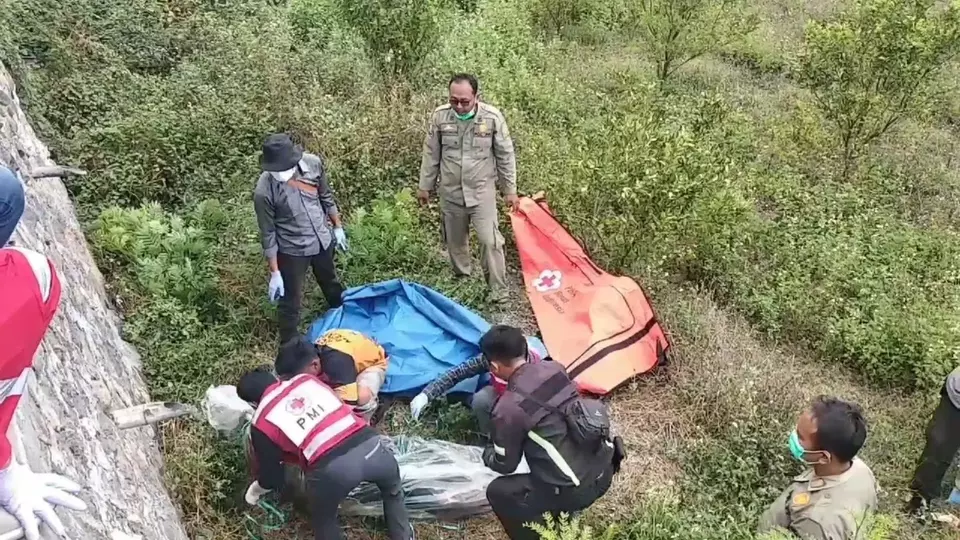 Image Credit Achmad Supriyadi/Beritasatu - Polisi berhasil mengidentifikasi identitas mayat pria penuh luka yang ditemukan di Jalan Ir Soekarno, Kelurahan Pulorejo, Kecamatan Prajuritkulon, Kota Mojokerto.