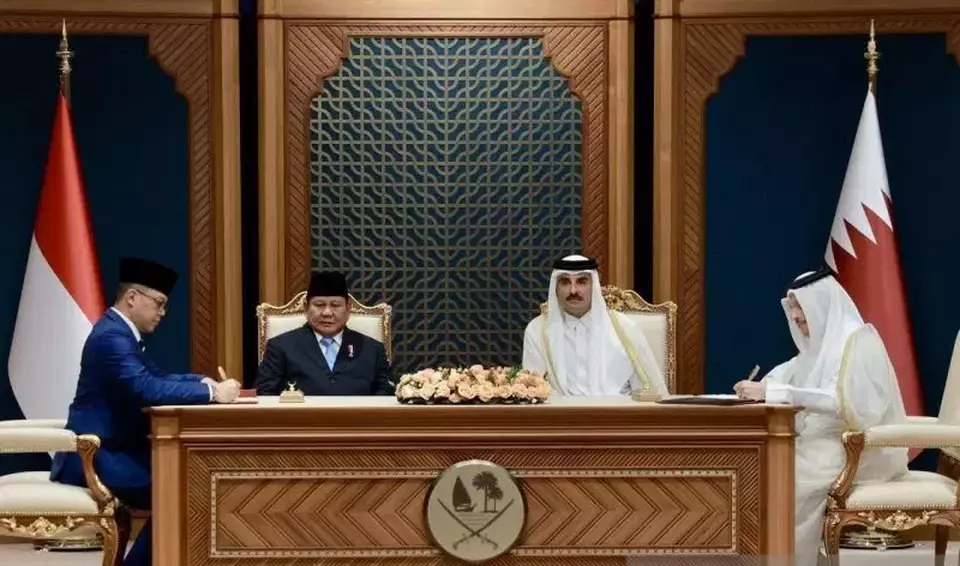 Image Credit Biro Pers Sekretariat Presiden/Antara - Presiden Prabowo Subianto dan Emir Qatar, Sheikh Tamim Bin Hamad Al-Thani, menyaksikan langsung penandatanganan nota kesepahaman di Istana Amiri Diwan, Doha.