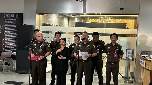 Dirdik Jampidsus Kejagung Abdul Qohar menyampaikan ada 3 tersangka baru perintangan penyidikan atau obstruction of justice kasus vonis lepas perkara korupsi minyak goreng. (Nanda Perdana).