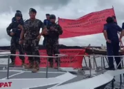 Image Credit Gandhi Armansyah/Beritasu - Kementerian Kelautan dan Perikanan (KKP) melakukan penyegelan pagar laut dari bambu yang terpasang sepanjang 30 kilometer di perairan Tanjung Kait, Paku Haji, Kabupaten Tangerang pada Kamis 9 Januari 2025.