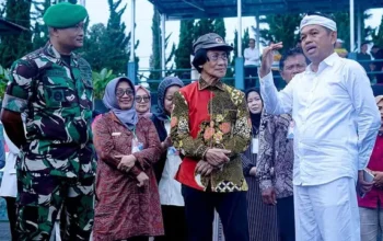 Kak Seto tinjau barak militer pendidikan karakter Dedi Mulyadi, pastikan pendekatan ramah anak dan semua hak anak tetap dijamin. (Instagram/@disdikjabar)