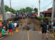 Wapres Gibran Tinjau Jembatan Cidadap yang Amblas di Sukabumi
