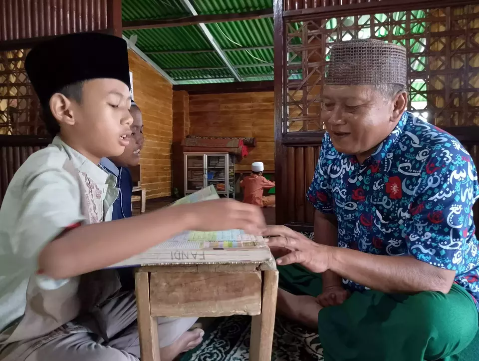 Image Credit Zulkiflie/Beritasatu - Cung Roib, mantan PNS yang sempat divonis mati kasus narkoba, kini mengabdikan hidupnya sebagai guru ngaji. Ia juga membangun Musala Al Hasani di Probolinggo.