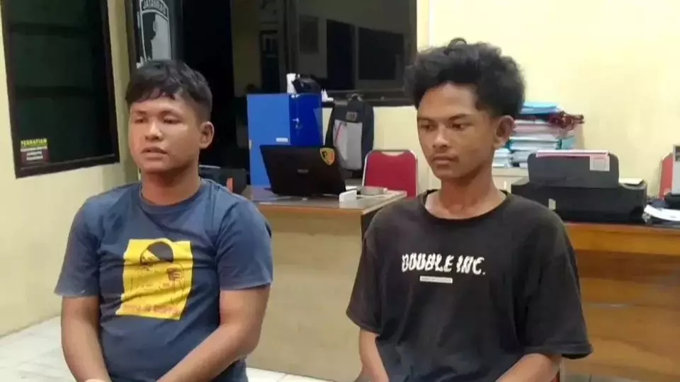 Image Credit Candra Kurnia/Beritasatu.com - Satreskrim Polresta Cirebon berhasil menangkap dua pelaku pembunuhan yang membuang korbannya ke sungai irigasi di Desa Tegalgubug Lor, Kecamatan Arjawinangun, Kabupaten Cirebon, Jawa Barat.