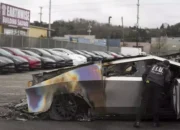 FBI Sebut Serangan ke Tesla Sebagai Terorisme Domestik, Satuan Tugas Khusus Dikerahkan