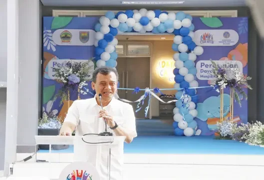 Gubernur Jateng, Ahmad Luthfi saat peresmian daycare dan rumah perlindungan pekerja perempuan di Kawasan Industri Terpadu Batang (KITB), Kamis (1/5/2025). (Istimewa)
