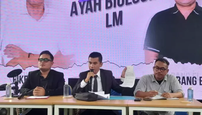 Revelino Tuwasey Buka Suara Tentang Status Anak dengan Lisa Mariana