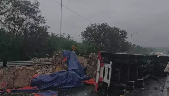 Truk Alami Rem Blong Diduga Jadi Penyebab Kecelakaan Beruntun di Tol Cipularang KM 92