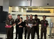 Kejaksaan Agung Sita Uang Rp5,5 Miliar dan Ratusan Helm dari Kasus Korupsi Minyak Goreng