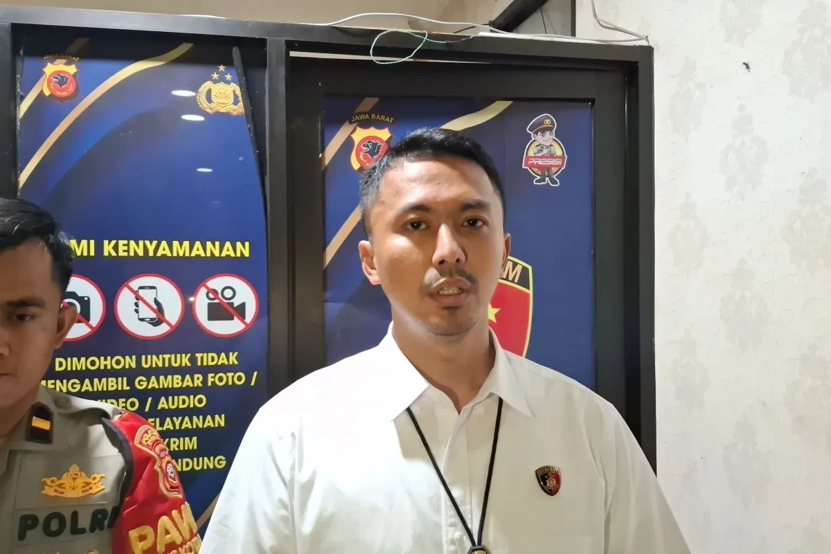 Kasat Reskrim Polresta Bandung, Kompol Luthfi Olot Gigantara saat memberikan keterangan di Kabupaten Bandung, Jawa Barat, Rabu (14/5/2025). (Dok.Polresta Bandung)