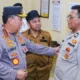 Kapolri Jenderal Listyo Sigit Prabowo menemui Aiptu Jimmi yang mendirikan Pondok Pesantren untuk masyarakat kurang mampu di Pekanbaru. (Liputan6/M Syukur)