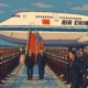 Ilustrasi - PM China Li Qiang (kiri) disambut oleh Menteri Investasi Rosan Perkasa Roeslani (kanan) setibanya di Pangkalan Udara TNI AU Halim Perdanakusuma, Jakarta, Sabtu 24 Mei 2025.