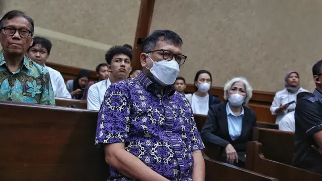 Mantan pejabat Mahkamah Agung (MA) Zarof Ricar menjalani sidang perdana dalam kasus suap hakim pembebas Gregorius Ronald Tannur. (Liputan6/Angga Yuniar)