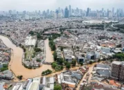 Banjir Kedoya Selatan: Warga Kehilangan Dokumen Penting, Pemerintah Siapkan Layanan Pengurusan