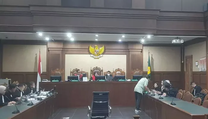 Uang Rp 1 Triliun dan 51 Kg Emas di Rumah Zarof Ricar: Sidang Dugaan Suap Vonis Bebas Ronald Tannur Memanas