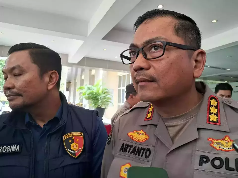 Image Credit Istimewa - Kabidhumas Polda Jateng Kombes Pol Artanto mengungkapkan, tiga anggota polisi terlibat kasus dugaan punglitau jual beli fasilitas di Rutan Polda Jateng, yakni Aiptu P, Bripka W, dan Bripka SU.