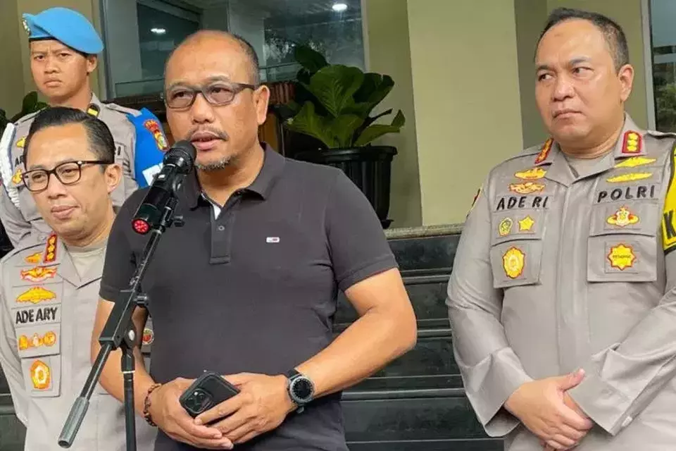 Image Credit Antara - Direktur Reserse Kriminal Umum Polda Metro Jaya Kombes Pol Wira Satya Triputra didampingi Kabid Humas dan Kapolres Metro Jaksel di Jakarta, Minggu 29 September 2024.