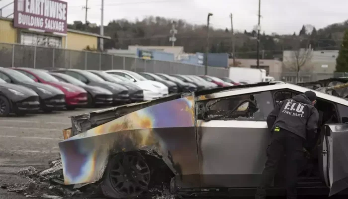 FBI Sebut Serangan ke Tesla Sebagai Terorisme Domestik, Satuan Tugas Khusus Dikerahkan