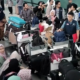 Image Credit Wahroni/Beritasatu - Sebanyak 20 warga negara Indonesia (WNI) dan satu warga negara asing (WNA) tiba di Tanah Air melalui Bandara Soekarno-Hatta Tangerang, Banten, Senin, 7 Oktober 2024.