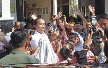 Jokowi Kunjungi Sekolah Masa Kecilnya di Solo H-8 Sebelum Lengser