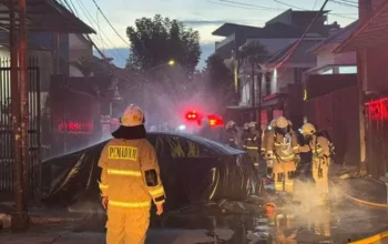 Mobil listrik BYD Seal terbakar di garasi. (Dok. Gulkarmat Jakarta Barat)