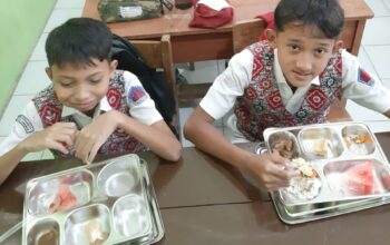 Image Credit Istimewa/Indonesiaupdates.com - Restu & Sultan Siswa Siswa SDN Karyamulya 1 Kota Cirebon.