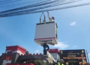 Pemkot Depok Tertibkan Kabel Udara, Gandeng Apjatel Pangkas Kabel Fiber Optik di Jalan Komjen Pol M Jasin