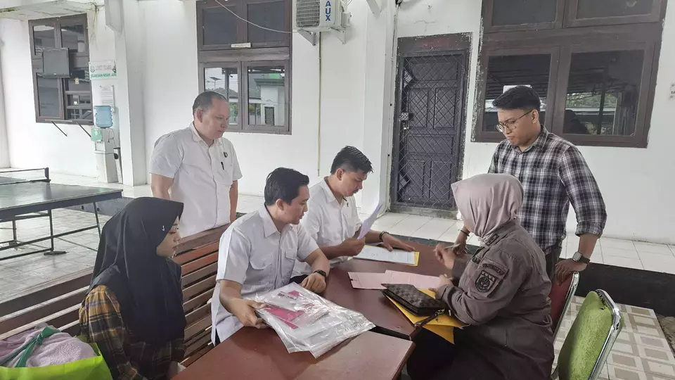 Image Credit Rudiansyah/Beritasatu - Tersangka judi online berinisial CS (21), seorang selebgram asal Kelurahan Payo Selincah, Kecamatan Pall Merah, Kota Jambi, diketahui memiliki 70.000 pengikut di akun Instagram-nya.