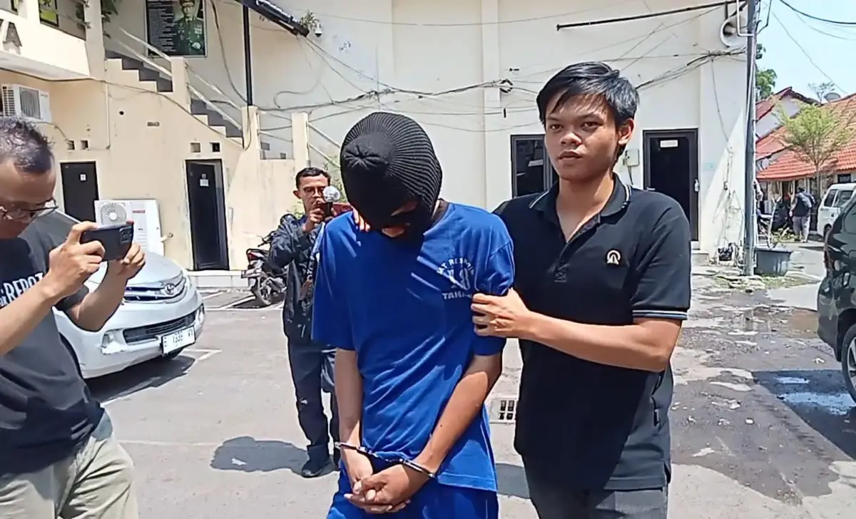Image Credit Dedi Haryadi/Radarcirebon.com - Pelaku berinisial C (30 tahun), karyawan koperasi asal Astanajapura, Cirebon.
