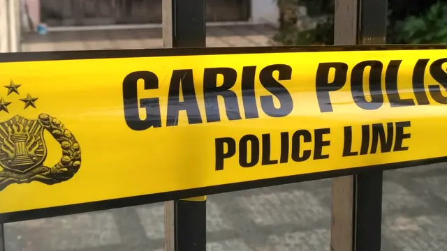 Ilustrasi - Rumah korban pembunuhan dipasang garis polisi (Merdeka/ Ronald)