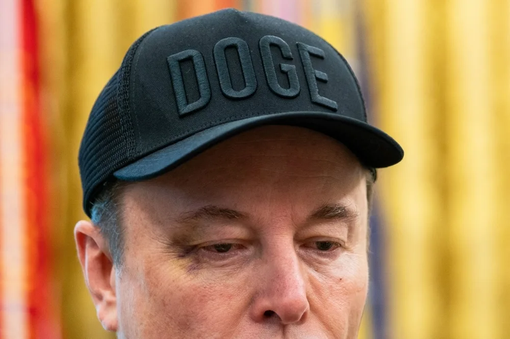 Elon Musk terlihat selama konferensi pers dengan Presiden AS Donald Trump di Ruang Oval Gedung Putih di Washington, DC, 30 Mei 2025. (AFP)