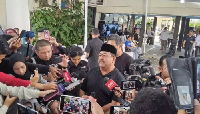 Wagub Jakarta Rano Karno Melayat ke Rumah Duka Bunda Iffet