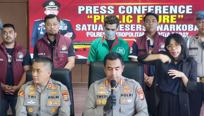 Fachri Albar Ditangkap dan Jadi Tersangka Kasus Narkoba, Polisi Sita Berbagai Jenis Barang Bukti