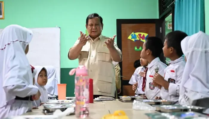 Prabowo Tanggapi Kritikan Program Makan Bergizi Gratis, Sentil Profesor yang Nyinyir