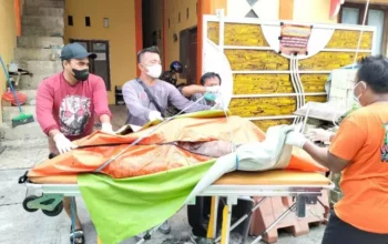 Mayat Pekerja Asal Bekasi Ditemukan Membusuk di Kamar Kos Gresik, Polisi Tunggu Hasil Visum