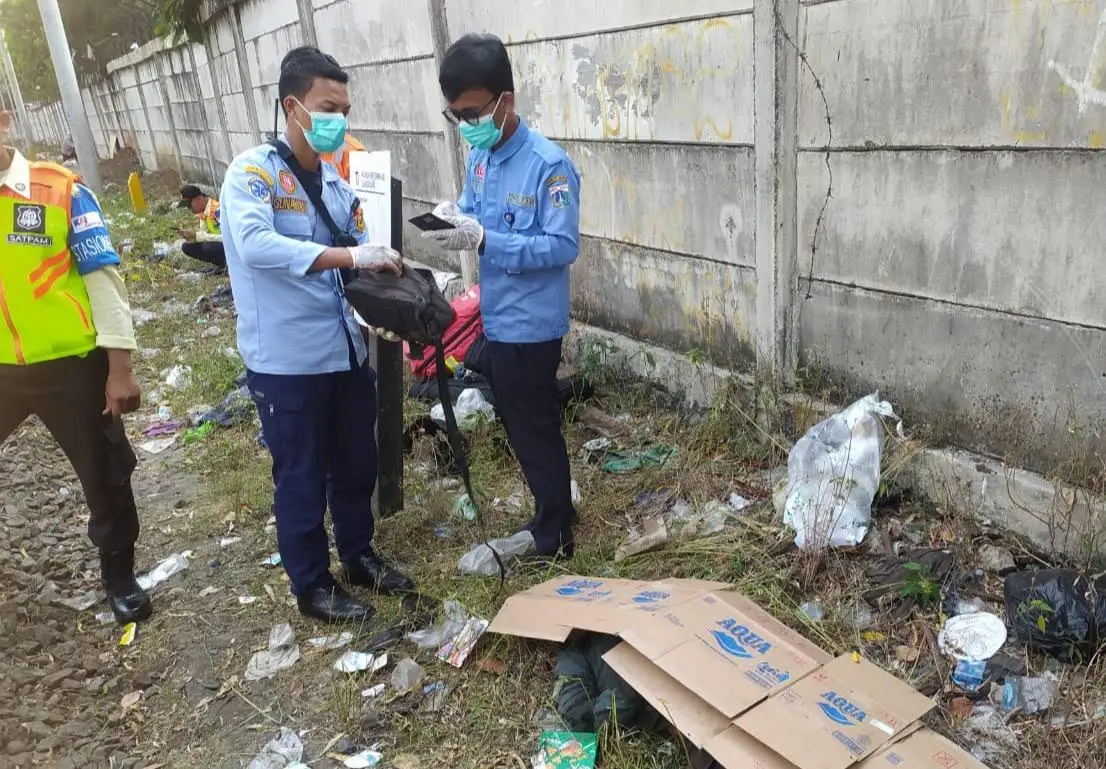 Image Credit Cahyono / Disway.id - Lawan Arah, Tukang AC Tewas Teserempet KA di Perlintasan Kemayoran.