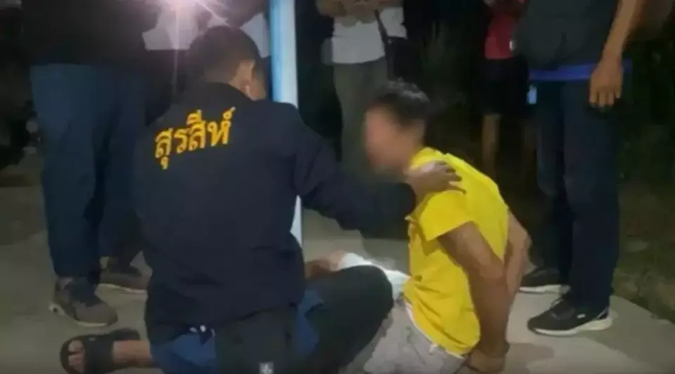 Image Credit KhaoSod - Seorang pria mabuk di Roi Et, Thailand, bernama Watcharin (53) membunuh istrinya dengan tongkat kayu karena marah istrinya tidak mandi seharian.