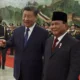 Presiden Xi Jinping (kiri) mengundang Presiden Prabowo (kanan) untuk hadiri KTT CSO di Tianjin, China, pada September 2025. (AP)
