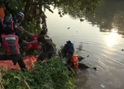 Mayat Pria Tanpa Alat Kelamin Ditemukan Mengambang di Sungai Rejoto Mojokerto, Diduga Korban Pembunuhan