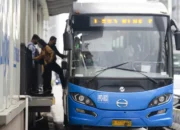 Pemprov DKI Gratiskan Transportasi Umum untuk 15 Golongan Masyarakat Mulai Mei 2025